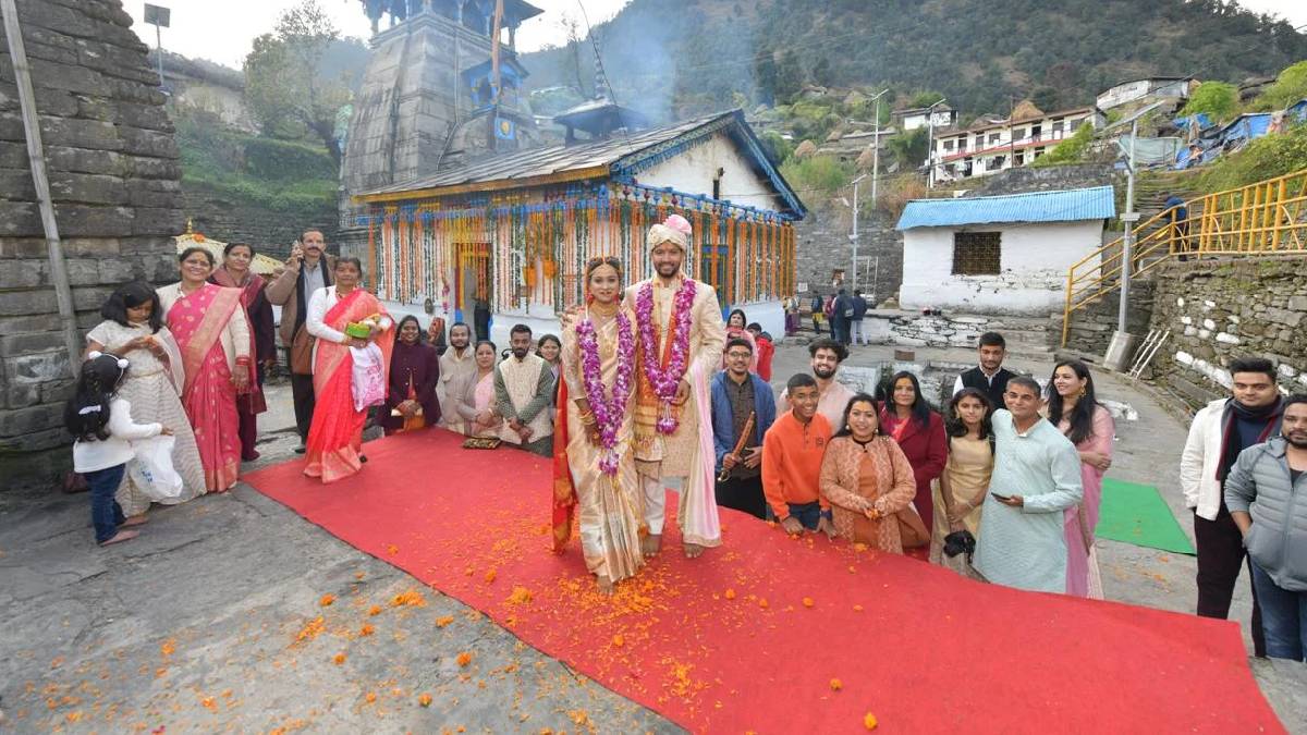 Couple during rituals at Triyuginarayan temple